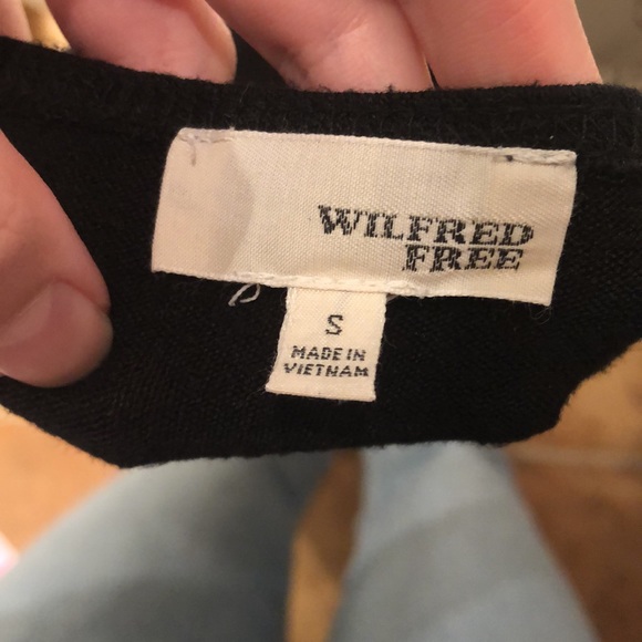 Wilfred Free Black off the shoulder crop top - Picture 3 of 3